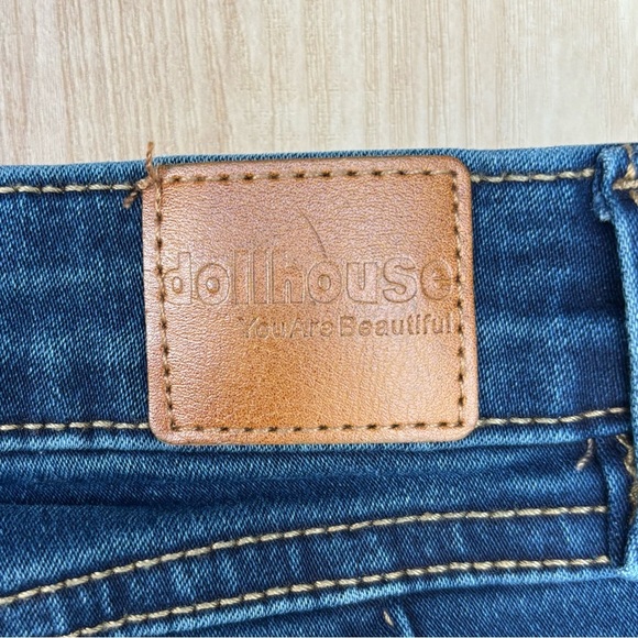 Dollhouse Dark Wash Flare Wide Leg Blue Jeans Size 3/4 - Picture 7 of 8